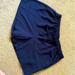 Blue elastic waste shorts